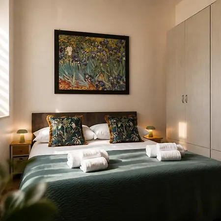 Alma Charming With Balcony Apartment *